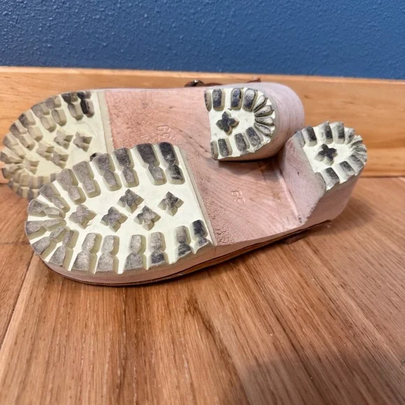 Lotta’s Swedish Tan Heeled Tractor Sole Clogs Size 39/US8.5 - Picture 10 of 11